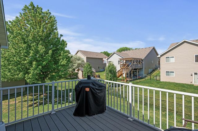 8555 Gateway Circle, Monticello, MN 55362