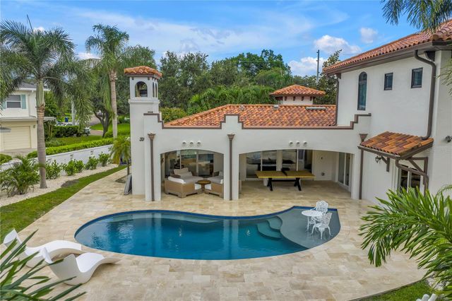 145 BAY POINT DRIVE NE, St Petersburg, FL 33704