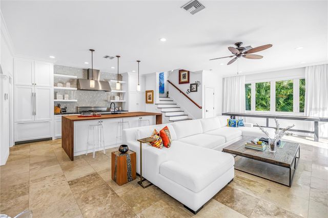 145 BAY POINT DRIVE NE, St Petersburg, FL 33704