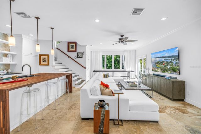 145 BAY POINT DRIVE NE, St Petersburg, FL 33704