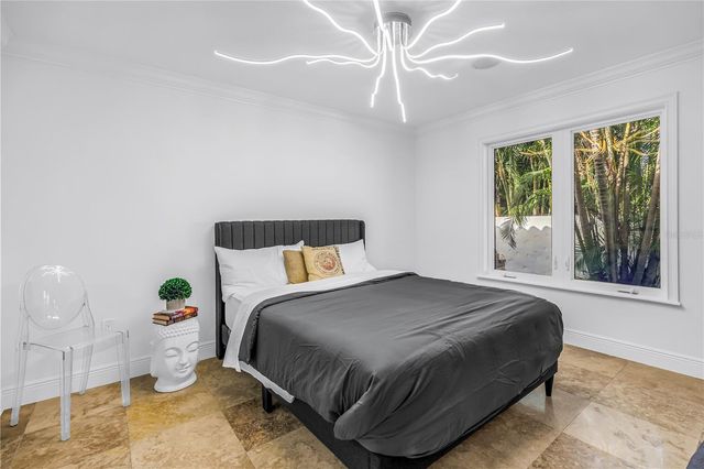 145 BAY POINT DRIVE NE, St Petersburg, FL 33704