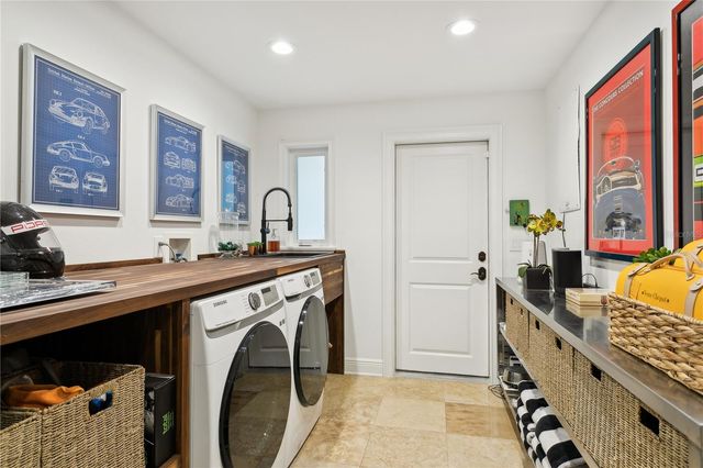 145 BAY POINT DRIVE NE, St Petersburg, FL 33704