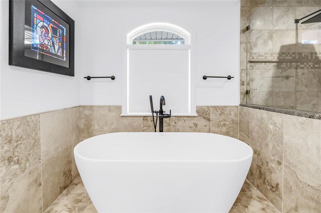 145 BAY POINT DRIVE NE, St Petersburg, FL 33704