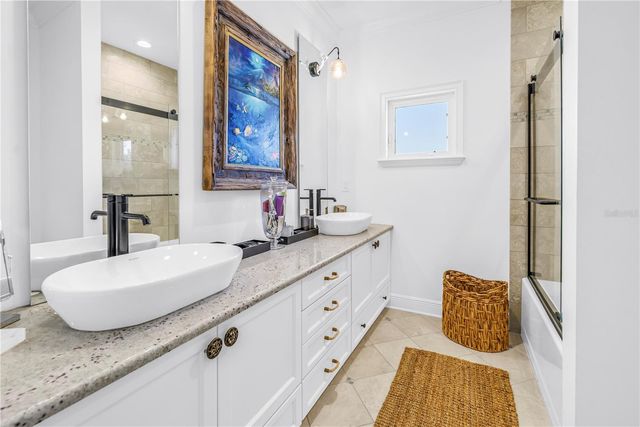 145 BAY POINT DRIVE NE, St Petersburg, FL 33704