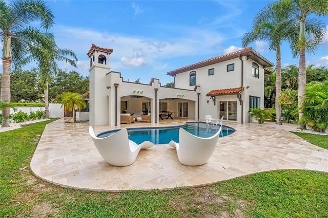 145 BAY POINT DRIVE NE, St Petersburg, FL 33704