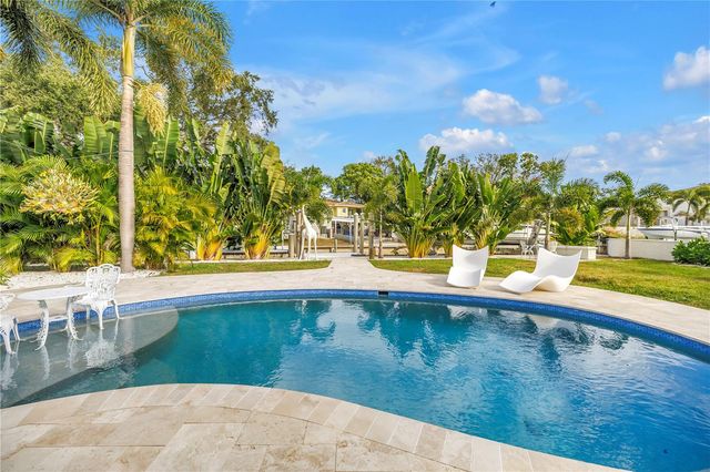 145 BAY POINT DRIVE NE, St Petersburg, FL 33704