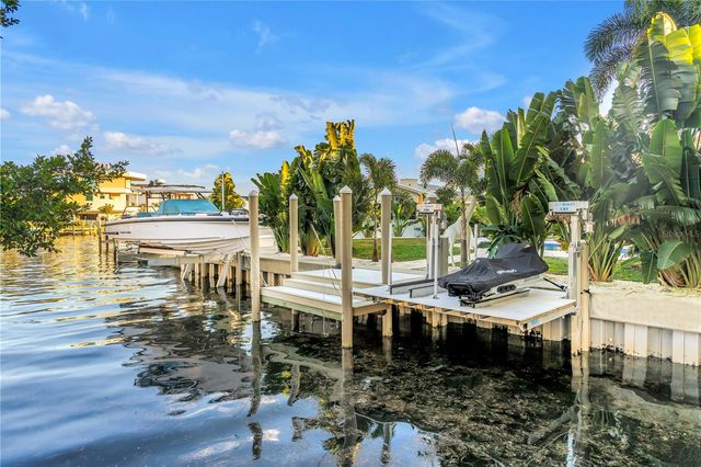 145 BAY POINT DRIVE NE, St Petersburg, FL 33704