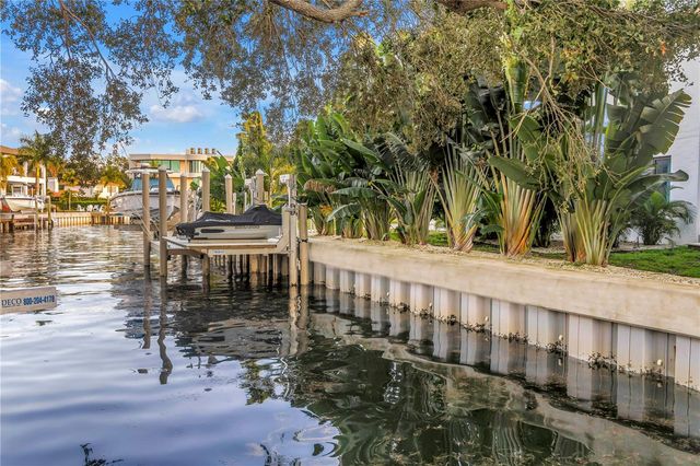 145 BAY POINT DRIVE NE, St Petersburg, FL 33704