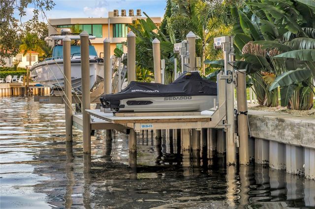 145 BAY POINT DRIVE NE, St Petersburg, FL 33704