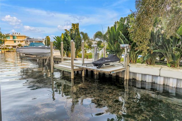 145 BAY POINT DRIVE NE, St Petersburg, FL 33704