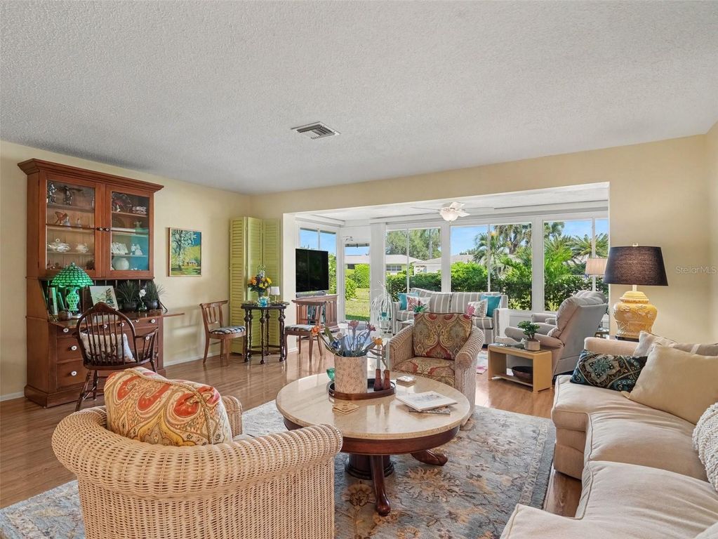 Image 3 of property listing at 6818 11TH AVENUE W, Bradenton, FL 34209