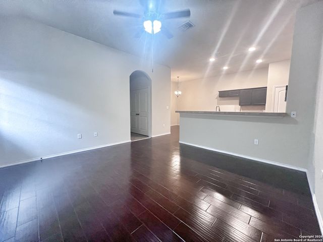 565 Creekside Circle, New Braunfels, TX 78130