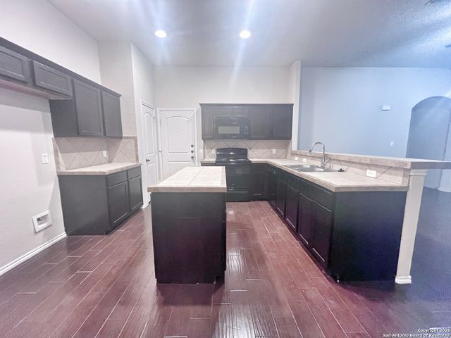 565 Creekside Circle, New Braunfels, TX 78130