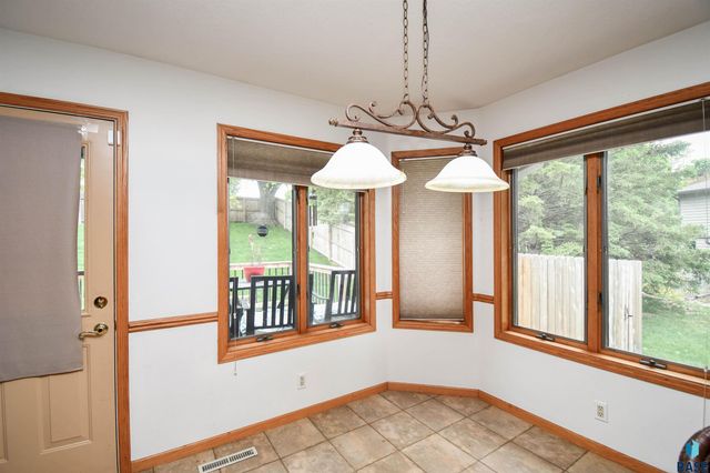 5008 S Twin Ridge Rd Road, Sioux Falls, SD 57108