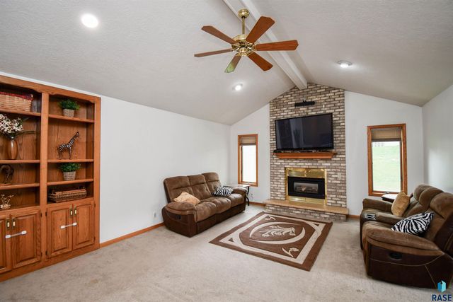 5008 S Twin Ridge Rd Road, Sioux Falls, SD 57108