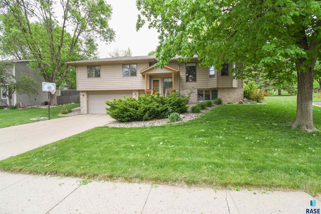 5008 S Twin Ridge Rd Road, Sioux Falls, SD 57108