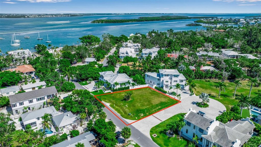 Image 6 of property listing at 610 HIBISCUS WAY, Longboat Key, FL 34228