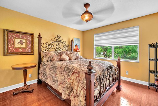 1888 SW 53rd Avenue, Plantation, FL 33317