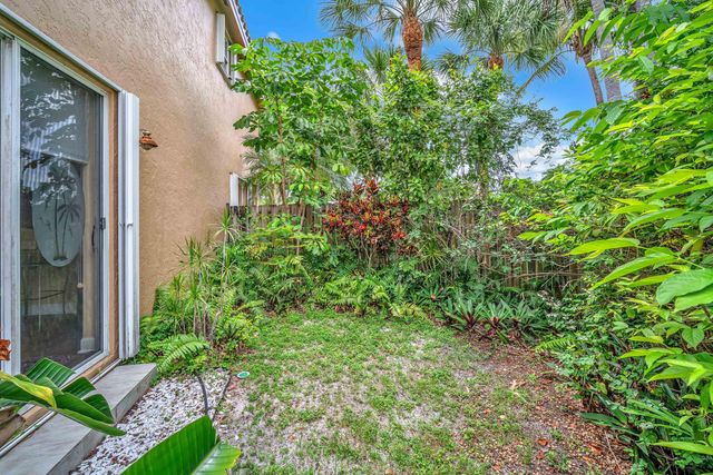 1888 SW 53rd Avenue, Plantation, FL 33317