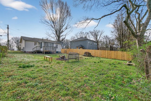 1912 Cherry St, Columbia, TN 38401