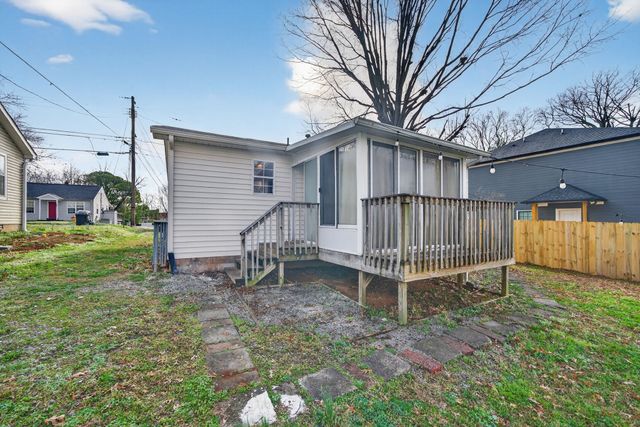 1912 Cherry St, Columbia, TN 38401