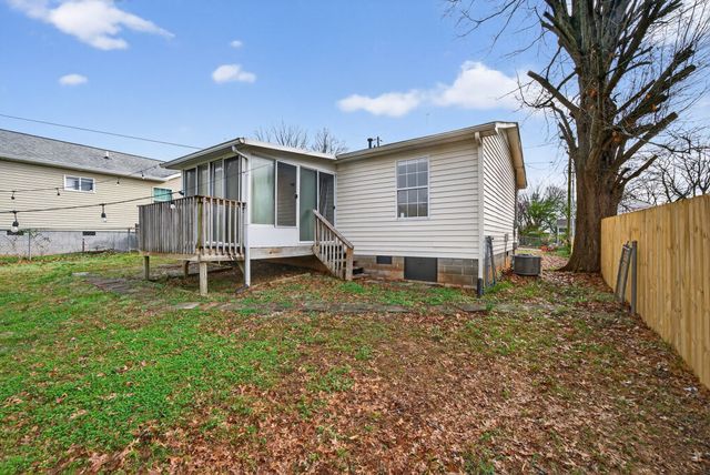 1912 Cherry St, Columbia, TN 38401