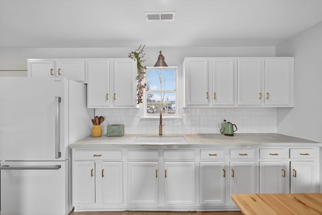 1912 Cherry St, Columbia, TN 38401