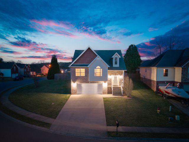 713 W Accipiter Cir, Clarksville, TN 37043