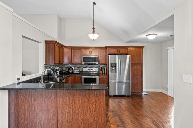 713 W Accipiter Cir, Clarksville, TN 37043