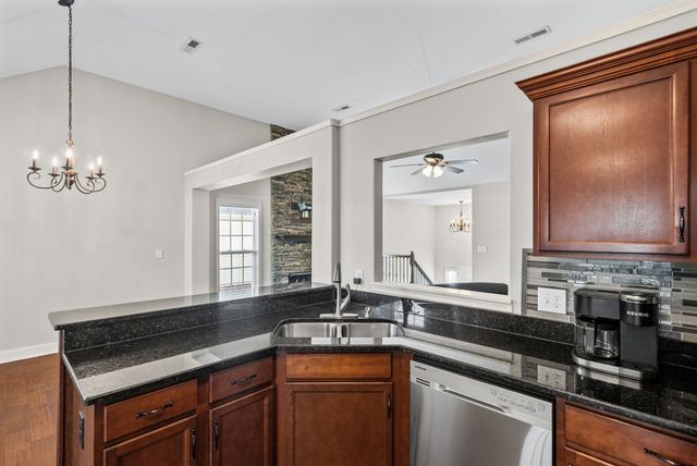 713 W Accipiter Cir, Clarksville, TN 37043