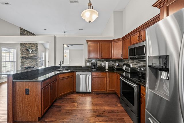 713 W Accipiter Cir, Clarksville, TN 37043