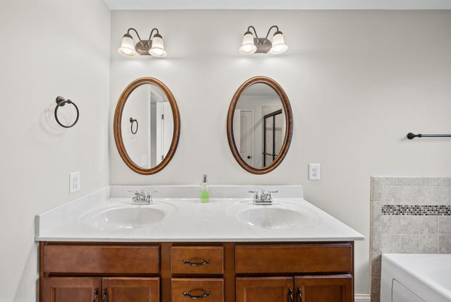 713 W Accipiter Cir, Clarksville, TN 37043