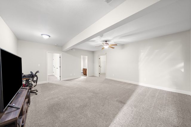 713 W Accipiter Cir, Clarksville, TN 37043