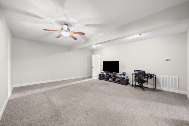 713 W Accipiter Cir, Clarksville, TN 37043