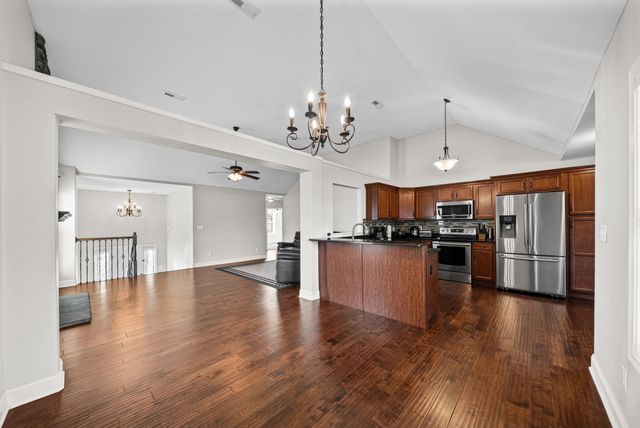 713 W Accipiter Cir, Clarksville, TN 37043