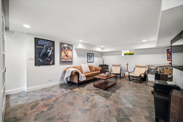 814 Park Avenue, Wilmette, IL 60091