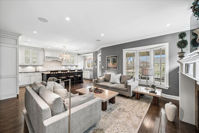 814 Park Avenue, Wilmette, IL 60091