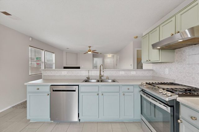 9309 Valle Vidal Place SW, Albuquerque, NM 87121
