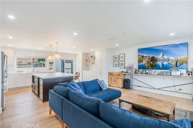 492 Graham, Camarillo, CA 93010