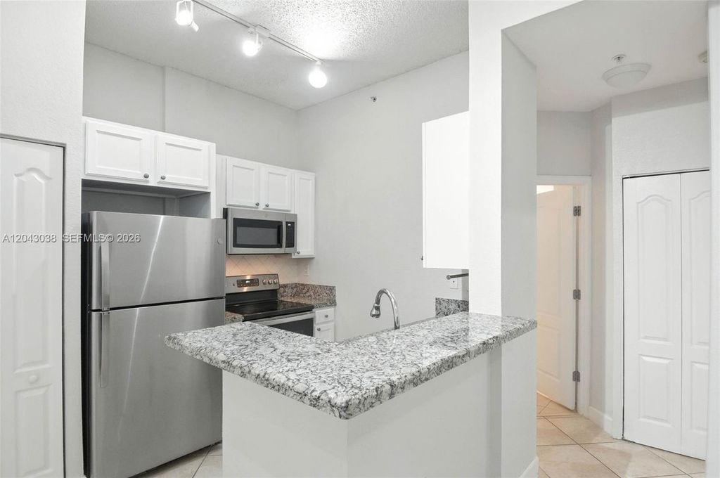 6001 SW 70th Street 108, South Miami, FL 33143