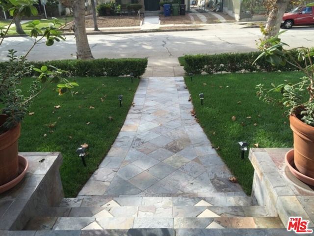 1074 S Plymouth Boulevard, Los Angeles, CA 90019