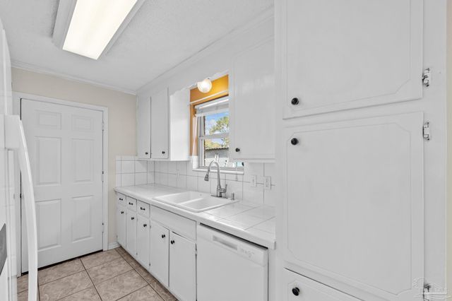 336 Crestfield Cir, Cantonment, FL 32533