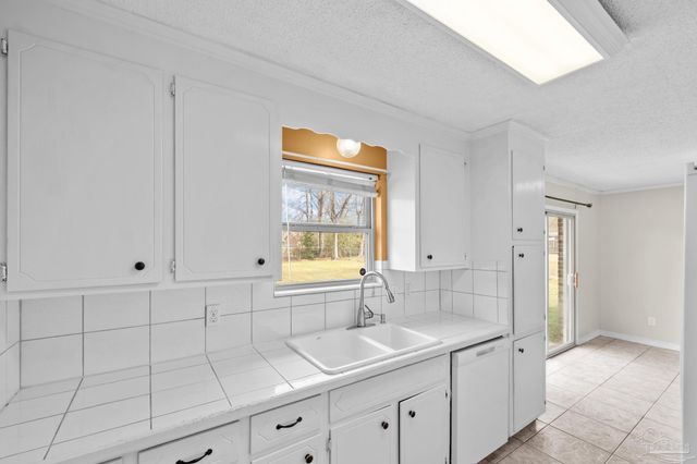 336 Crestfield Cir, Cantonment, FL 32533