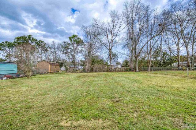 336 Crestfield Cir, Cantonment, FL 32533