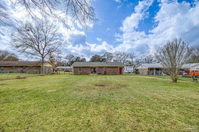 336 Crestfield Cir, Cantonment, FL 32533