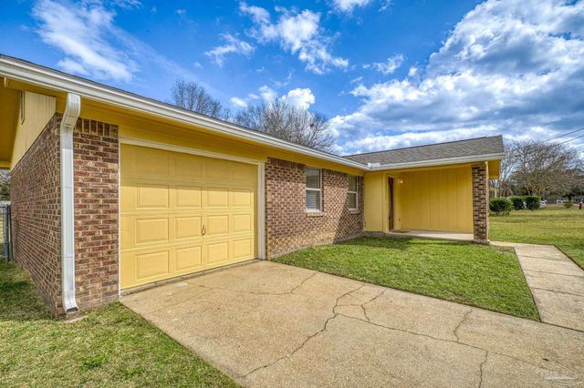 336 Crestfield Cir, Cantonment, FL 32533