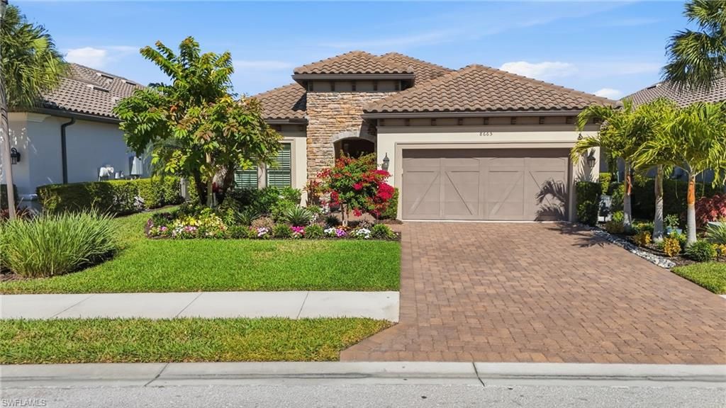 8665 Dilillo CT, NAPLES, FL 34119 — exterior