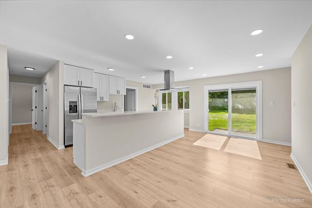 1420 Cooper Road, Hoffman Estates, IL 60169
