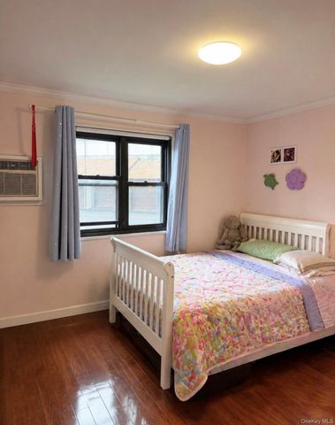 24614 57th Drive G8, Douglaston, NY 11362