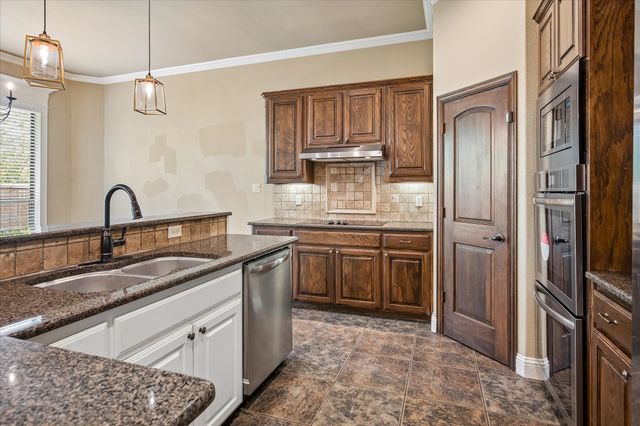 7149 Stone Villa Circle, North Richland Hills, TX 76182